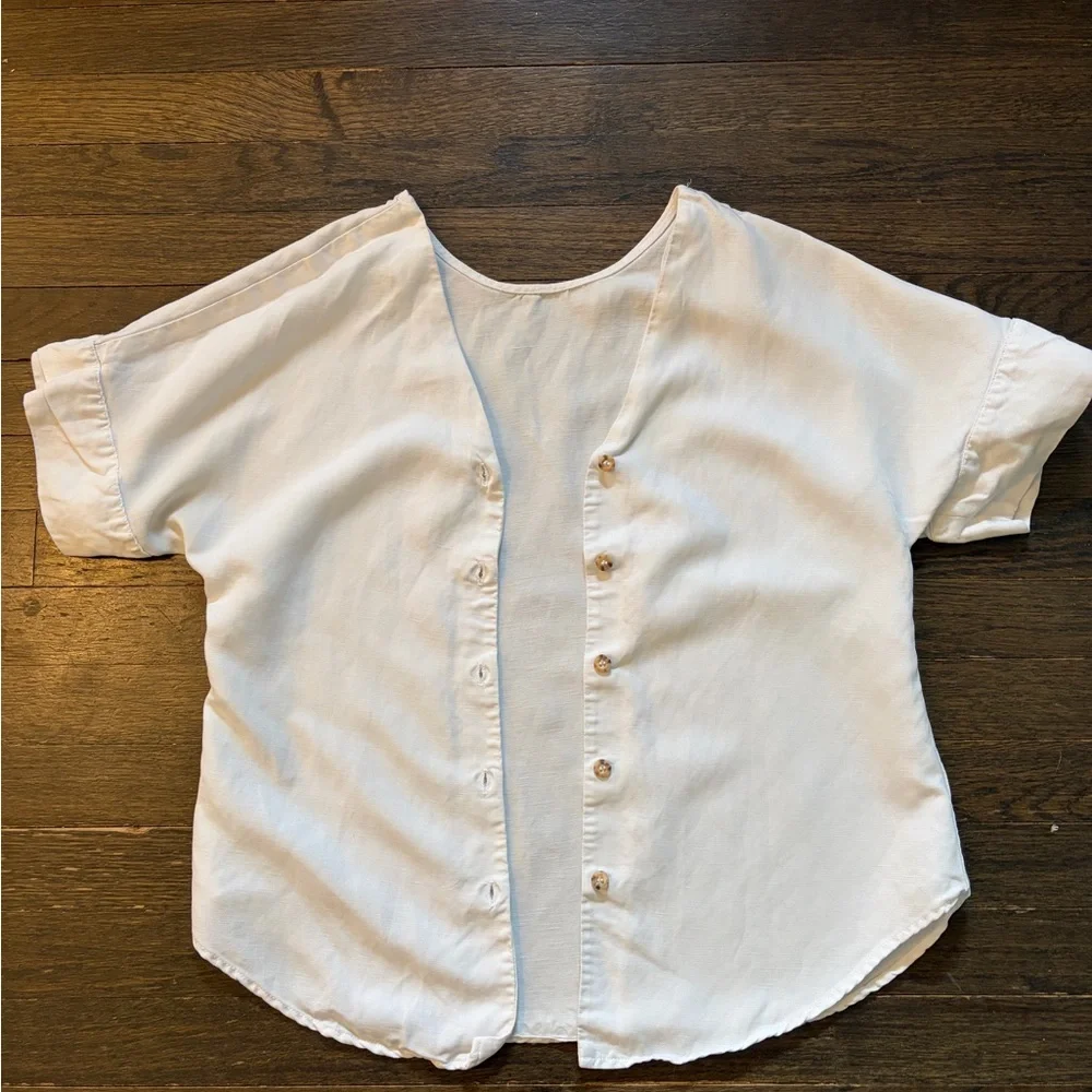 VETTA Cream Button-Down Women's Shirt - Picture 2 of 6